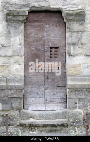 Antica porta di accesso alla base del Campanile del Duomo di Pistoia, il Campanile, la Piazza del Duomo, Piazza del Duomo di Pistoia - Toscana, Italia, Europa Foto Stock