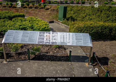 Bruxelles, Belgio - 17 Aprile 2017: miniature presso il parco Mini-Europe - Riproduzione del Arc de Triomphe a Parigi, in Francia, in Europa Foto Stock