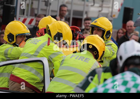 Servizio antincendio dimostrazione al pubblico Foto Stock