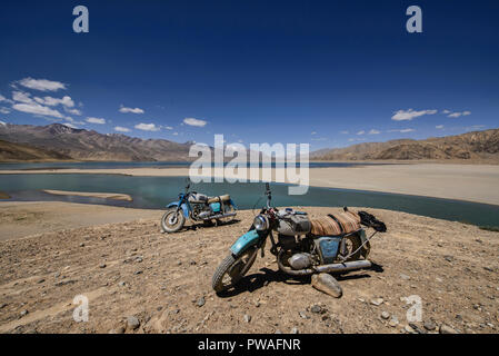 Il Lago di Smeraldo Yashilkul, il Pamir Highway, Tagikistan Foto Stock