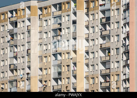 Era comunista edifici di appartamenti a Danzica, Polonia. Il 13 ottobre 2018 © Wojciech Strozyk / Alamy Stock Photo Foto Stock