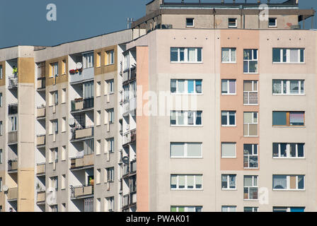 Era comunista edifici di appartamenti a Danzica, Polonia. Il 13 ottobre 2018 © Wojciech Strozyk / Alamy Stock Photo Foto Stock