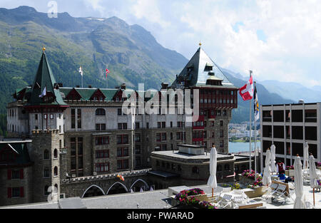 Alpi svizzere: il leggendario Badrutt palace hotel di San Moritz Foto Stock