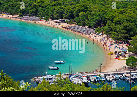 Famosa in tutto il mondo la spiaggia Koukounaries, isola Skiathos, Sporadi settentrionali, Magnessia, Tessaglia, Grecia. Foto Stock