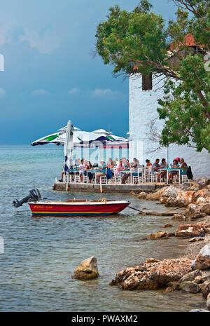 Vecchio mulino convertito in una taverna ('Mylos Taverna") Skiathos, isola Skiathos, Sporadi settentrionali, Magnessia, Tessaglia, Grecia. Foto Stock