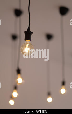 Vintage cercando retrò luce LED lampadine Foto Stock