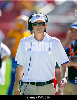 Santa Clara, CA. Xiii oct, 2018. San Jose State Spartans head coach Brent Brennan sull'emarginare durante il NCAA Football gioco tra il San Jose State spartani ed esercito cavalieri neri a Levi's Stadium di Santa Clara, CA. Esercito sconfitto San Jose 52-3. Damon Tarver/Cal Sport Media/Alamy Live News Foto Stock