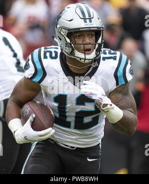 Landover, Maryland, Stati Uniti d'America. Xiv oct, 2018. Carolina Panthers wide receiver DJ Moore (12) porta la palla nel quarto trimestre contro Washington Redskins a FedEx in campo Landover, Maryland il mese di ottobre, 2018. Il Redskins ha vinto il gioco 23 - 17 Credito: Ron Sachs/CNP/ZUMA filo/Alamy Live News Foto Stock