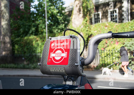 Cicli di Santander - un pubblico noleggio biciclette regime in Londra, Regno Unito Foto Stock