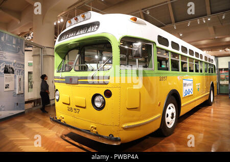 Il bus originale che Rosa Parks ha reso la sua protesta in Alabama, presso il Museo di Henry Ford a Detroit, Michigan, Stati Uniti d'America Foto Stock