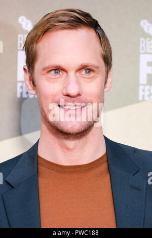 Attore Alexander Skarsgard al London Film Festival Screening della Little Drummer Girl su Domenica 14 ottobre 2018 tenutasi al terrapieno Giardino Cinema, Londra. Nella foto: Alexander Skarsgard. Foto di Julie Edwards. Foto Stock