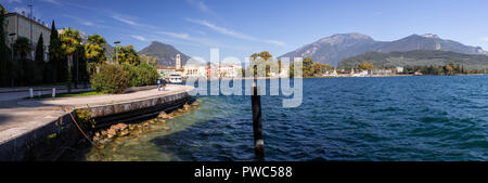 Rive del Garda sul Lago di Garda in Italia settentrionale Foto Stock