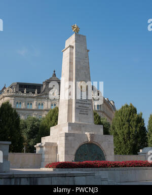 Budapest, Ungheria - 3 August 2018: eroica sovietica Monumento in piazza Szabadság realizzato da Károly Antal nel 1945 Foto Stock