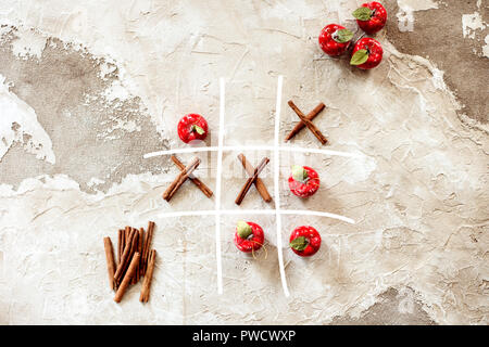 Tic Tac Toe Cannella Apple Concetto di autunno Foto Stock