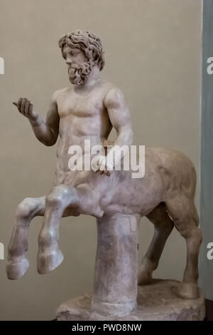 Un esempio di arte romana nella forma di un centauro di marmo a partire dal II secolo in mostra alla Galleria degli Uffizi di Firenze, Italia. Foto Stock