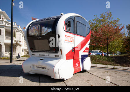 Aurrigo Driverless pod i veicoli sottoposti a Milton Keynes, Inghilterra, Regno Unito. Foto Stock