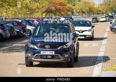 TATA Driverless i veicoli sottoposti a Milton Keynes, Inghilterra, Regno Unito Foto Stock