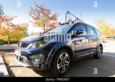 TATA Driverless i veicoli sottoposti a Milton Keynes, Inghilterra, Regno Unito Foto Stock