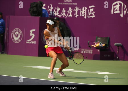 Tianjin, Tianjin, Cina. 15 ottobre, 2018. Tianjin, Cina-tennis francese player Caroline Garcia sconfigge Su-Wei Hsieh 2-0 a 2018 WTA Tianjin aperto in nord ChinaÃ¢â'¬â"¢s Tianjin. Credito: SIPA Asia/ZUMA filo/Alamy Live News Foto Stock