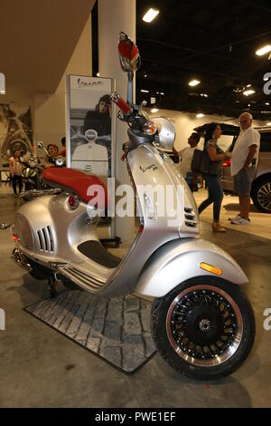 Miami Beach, FL, Stati Uniti d'America. Xiii oct, 2018. Miami International Auto Show al Miami Beach Convention Center in ottobre 13, 2018 a Miami Beach, in Florida. Persone: atmosfera Credito: Hoo Me.Com/Media punzone/Alamy Live News Foto Stock