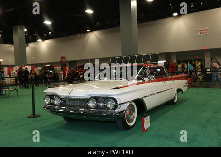 Miami Beach, FL, Stati Uniti d'America. Xiii oct, 2018. Miami International Auto Show al Miami Beach Convention Center in ottobre 13, 2018 a Miami Beach, in Florida. Persone: atmosfera Credito: Hoo Me.Com/Media punzone/Alamy Live News Foto Stock