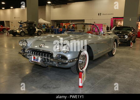 Miami Beach, FL, Stati Uniti d'America. Xiii oct, 2018. Miami International Auto Show al Miami Beach Convention Center in ottobre 13, 2018 a Miami Beach, in Florida. Persone: atmosfera Credito: Hoo Me.Com/Media punzone/Alamy Live News Foto Stock