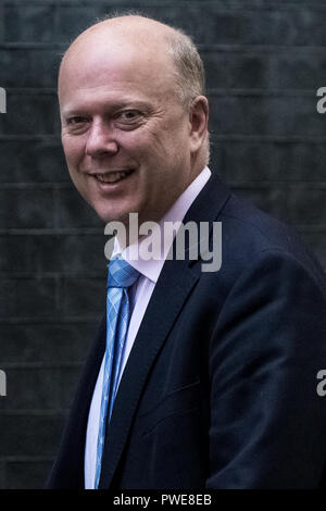 Londra, Regno Unito. 16 ottobre, 2018. Ministri di arrivare per un esteso riunione del gabinetto al 10 di Downing Street. Credito: Guy Corbishley/Alamy Live News Foto Stock