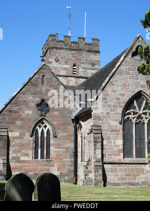 Tutti i santi della chiesa di Inghilterra Chiesa Parrocchiale, Trysull, South Staffordshire, Inghilterra, Regno Unito in estate Foto Stock