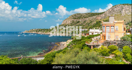 Splendido panorama siciliano ad Aspra, vicino a Bagheria, in provincia di Palermo. Sicilia, Italia. Foto Stock