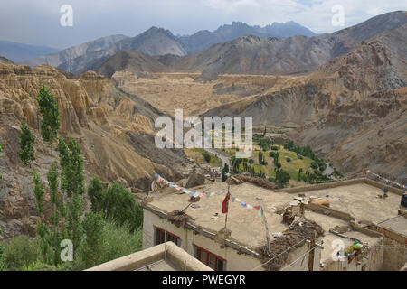 Moonscape paesaggio nei pressi di Lamayuru, Ladakh, India Foto Stock
