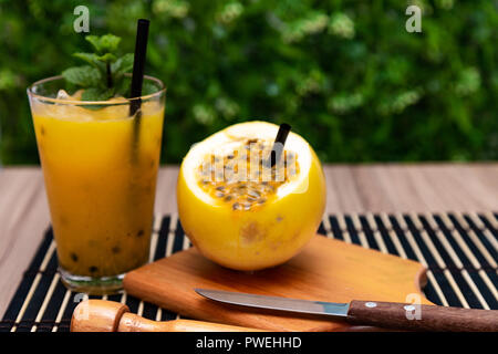 Cucina tipica brasiliana drink maracuja Foto Stock