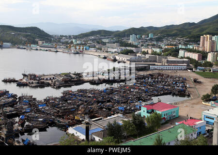 La città portuale di Chongjin in Corea del Nord che è conosciuta come la Città del ferro da stiro Foto Stock