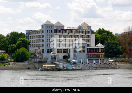 La Bulgaria, nord-est della Bulgaria, Silistra al Danubio, Dobruja, Dobrudja, Dobruja meridionale, Drustar Hotel, dalle rive del Danubio, Danubio paesaggio, paesaggio fluviale Foto Stock
