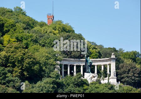 Ungheria Ungheria centrale, Budapest, Danubio, Città Capitale, Gerardo di Csanad monumento sulla Collina di Gellert a Buda, vescovo di Csanad, santo patrono di Budapest, Patrimonio Mondiale dell UNESCO Foto Stock