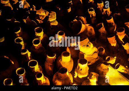 Perù Lambayeque - Museo Tumbas Reales de Sipán - vasi di terracotta Foto Stock