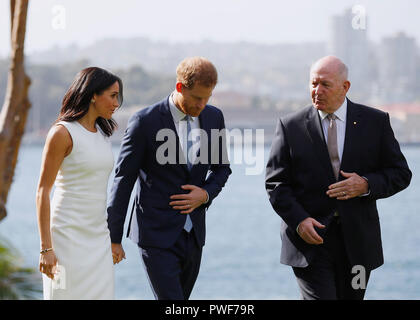 Il Duca e la Duchessa di Sussex con Australia il Governatore Generale Peter Cosgrove nella motivazione della Admiralty House di Sydney il primo giorno della coppia reale della visita in Australia. Foto Stock