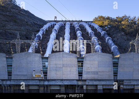 Tumut Power Station al tramonto closeup Foto Stock