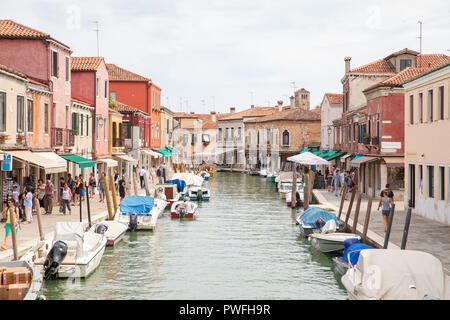 Fondamenta Dei Vetrai, una delle principali strade di Isola di Murano, Venezia, Italia. Foto Stock