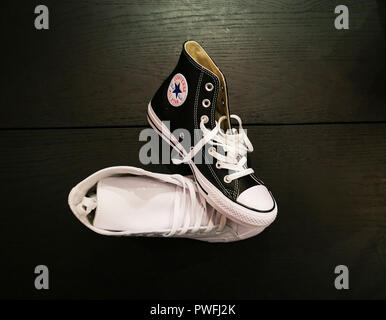 Converse All Star Trainer isolato. Foto Stock
