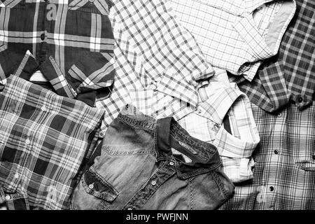 Sei diverse camicie a scacchi. Moda Denim sfondo Foto Stock