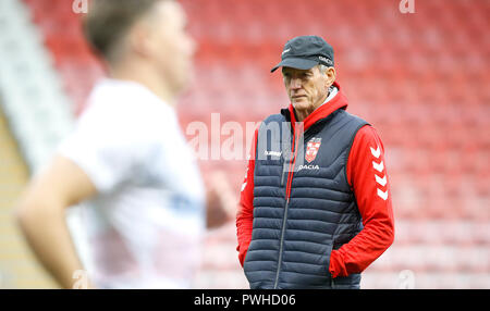 Inghilterra head coach Wayne Bennett, durante l'Inghilterra capitano di eseguire a Leigh Sports Village, Leigh. Foto Stock