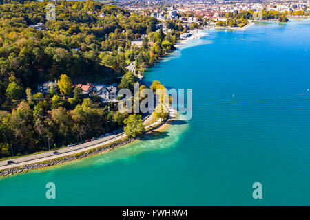 Vista aerea del lago di Annecy waterfront in Francia Foto Stock