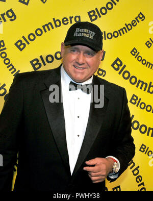 Washington,DC - Aprile 26, 2008 -- Dennis Hof, proprietario del Bunny Ranch, arriva presso la sede dell' ambasciata di Costa Rica a Washington D.C. il Sabato, 26 aprile 2008 per l'annuale festa di Bloomberg a seguito della Casa Bianca corrispondenti (Associazione WHCA) la cena. Credit:RS/MediaPunch Foto Stock