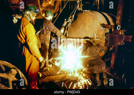 Battersea Power Station - Rimozione di caldaie e turbine in 'Casa B' durante la primavera 1988 Foto Stock