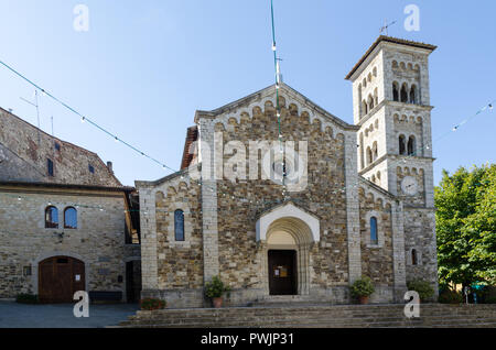 Bellissima chiesa medievale, un punto di riferimento in Castellina in Chianti, Toscana, Italia Foto Stock