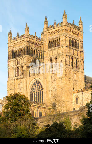 Il west le torri della Cattedrale di Durham, Durham City, Co Durham, England, Regno Unito Foto Stock