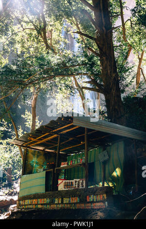 Cascate d'Akchour cascata, Chefchaouen, Marocco, 2018 Foto Stock