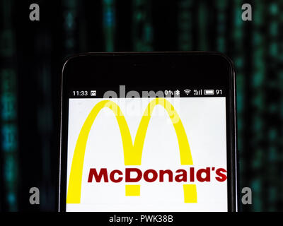 Kiev, Ucraina. Xvi Sep, 2018. McDonald's logo che si vede visualizzato sullo smart phone Credit: Igor Golovniov SOPA/images/ZUMA filo/Alamy Live News Foto Stock