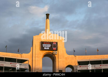 Coliseum stadium peristilio per Colorado Buffaloes vs USC Trojans PAC-12 del gioco del calcio presso il Los Angeles Memorial Coliseum di sabato 13 ottobre, 2018 (foto di Jevone Moore) Foto Stock