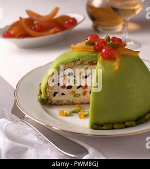 Cassata (dolce fatto con crema di ricotta, canditi e pistacchi, Italia) Foto Stock